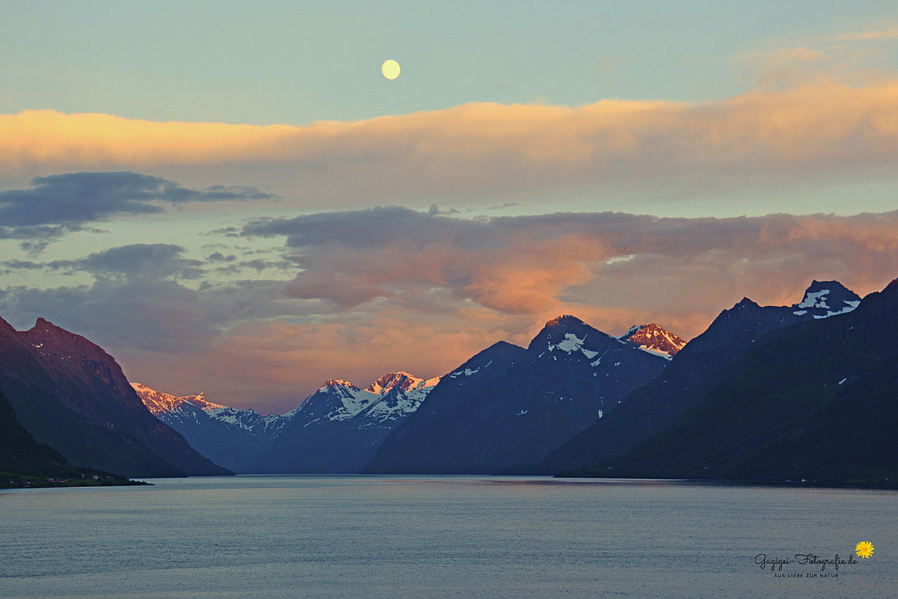 Abendstimmung im Fjord