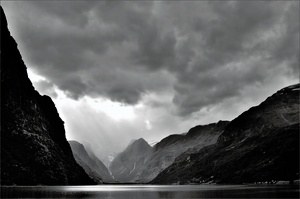 ~ Briksdalsbreen bei Regen ~